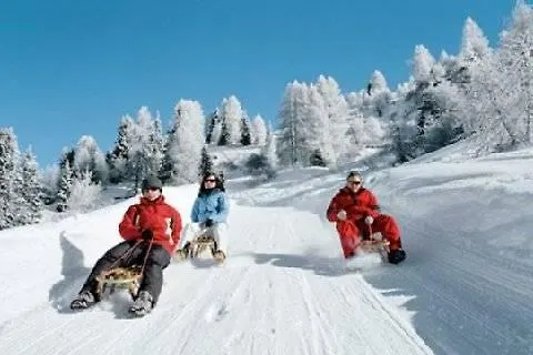 旅馆 Walser 萨斯费